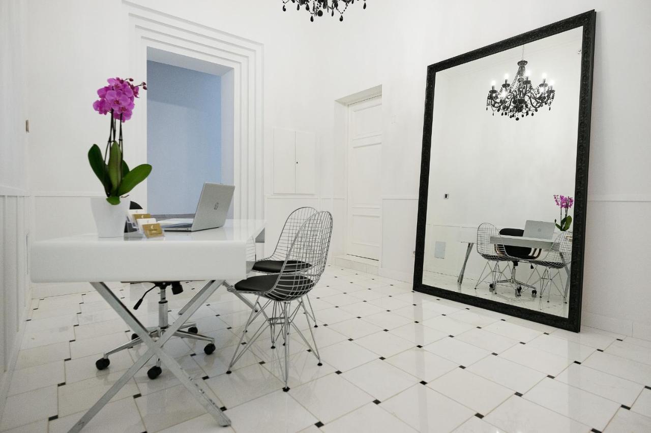 Divina Suites Hotel Boutique - Adults Only Сьюдадела Экстерьер фото