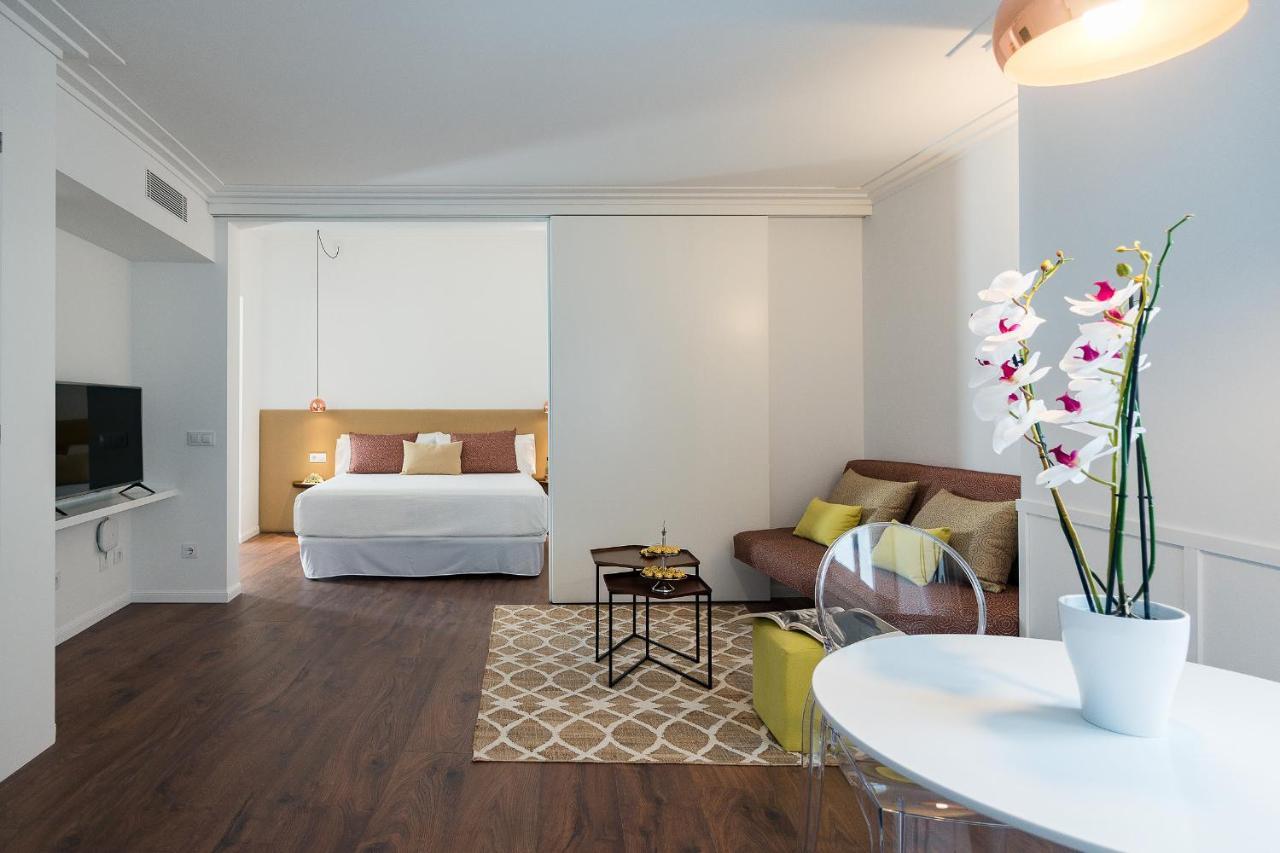 Divina Suites Hotel Boutique - Adults Only Сьюдадела Экстерьер фото